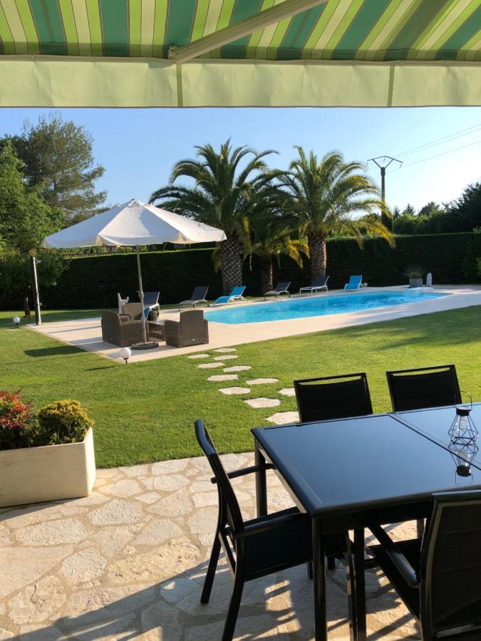 Charmante Villa Familiale ว็องส์ ภายนอก รูปภาพ